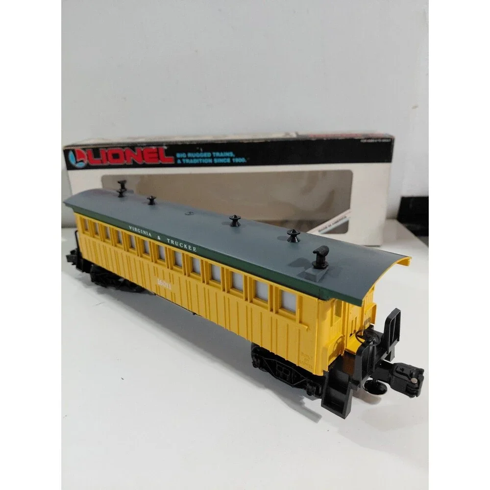 Lionel 6-16011 O Gauge Model Railroad Virginia & Truckee Passenger Car w/Box